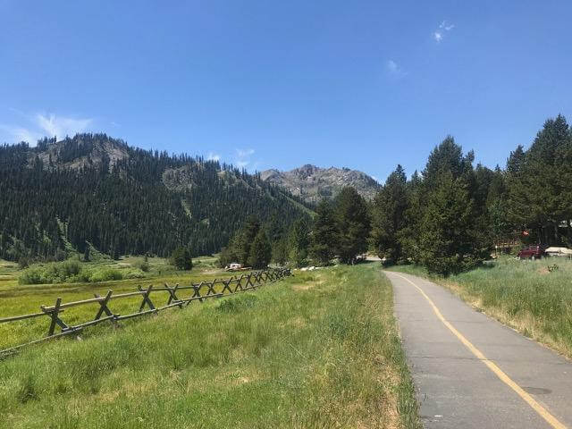 Hiking in Tahoe